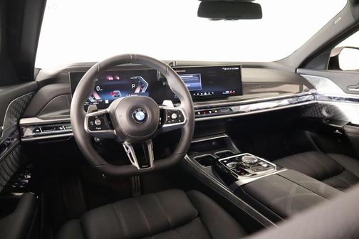 2025 BMW 760 760i xDrive