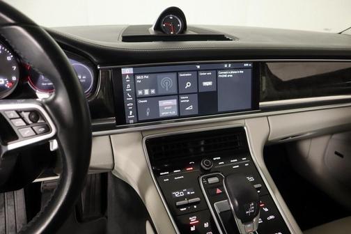 2018 Porsche Panamera 4