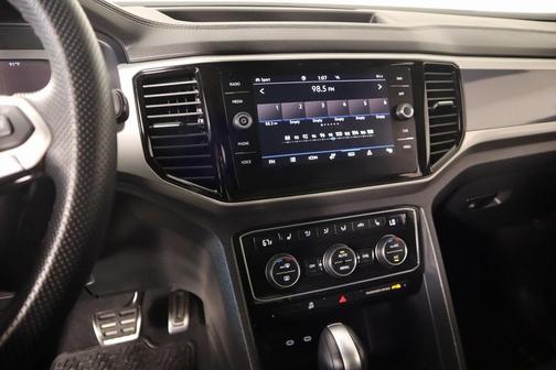 2023 Volkswagen Atlas Cross Sport 3.6L V6 SEL Premium R-Line