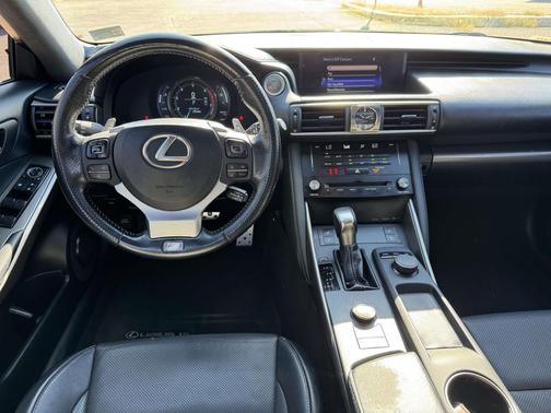 2018 Lexus IS 300 Base