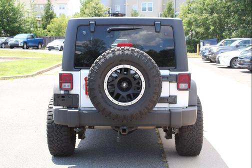Bright White Clearcoat 2014 Jeep Wrangler Unlimited Sport