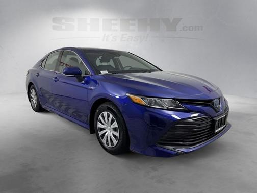 Blue Crush Metallic 2018 Toyota Camry Hybrid LE