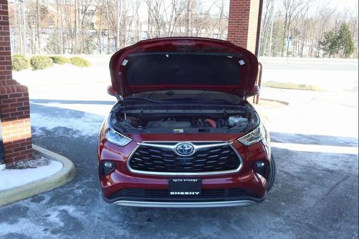 2021 Toyota Highlander Hybrid Platinum