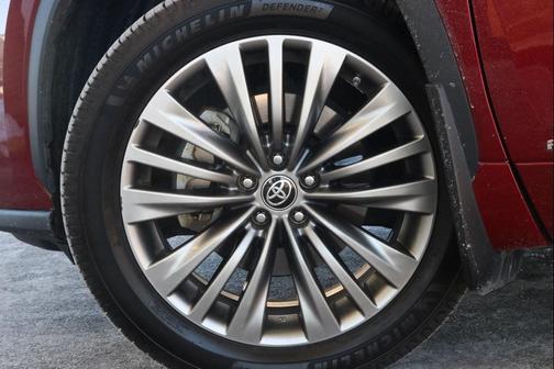 2021 Toyota Highlander Hybrid Platinum