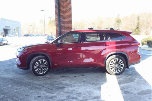 2021 Toyota Highlander Hybrid Platinum