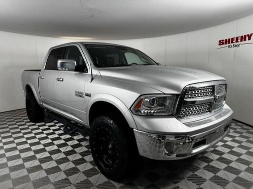 Bright Silver Metallic Clearcoat 2017 RAM 1500 Laramie