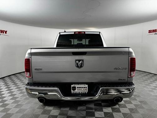 Bright Silver Metallic Clearcoat 2017 RAM 1500 Laramie