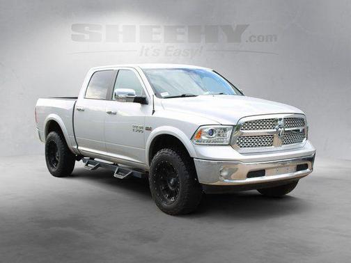 Bright Silver Metallic Clearcoat 2017 RAM 1500 Laramie