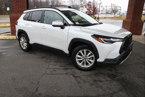 2022 Toyota Corolla Cross LE