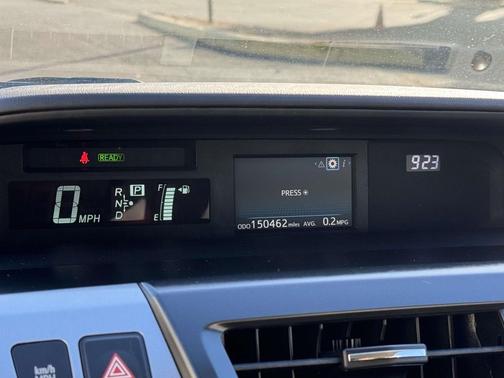 2016 Toyota Prius v Five