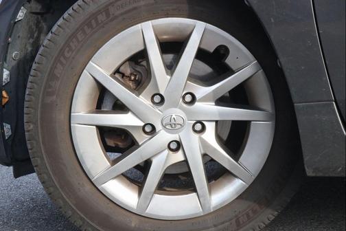 2016 Toyota Prius v Five