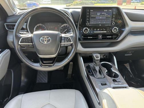 2022 Toyota Highlander Limited