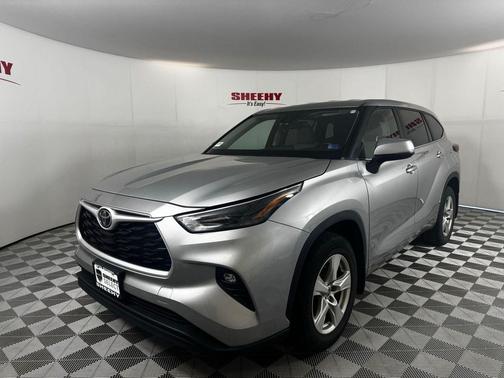 Celestial Silver Metallic 2023 Toyota Highlander LE