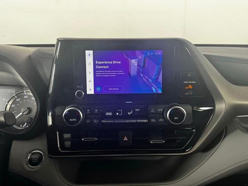 Celestial Silver Metallic 2023 Toyota Highlander LE