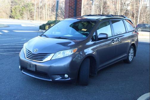 2014 Toyota Sienna XLE