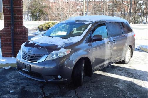 2014 Toyota Sienna XLE