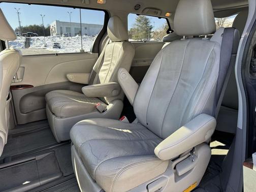 2014 Toyota Sienna XLE