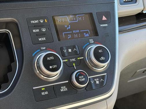 2017 Toyota Sienna XLE