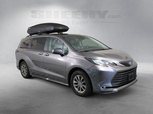 Predawn Gray Mica 2023 Toyota Sienna XLE