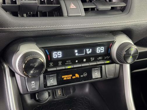 Silver Sky Metallic 2022 Toyota RAV4 Hybrid XLE