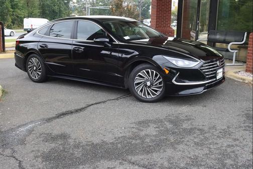 2022 Hyundai SONATA Hybrid SE