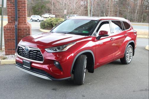 2021 Toyota Highlander Hybrid Platinum