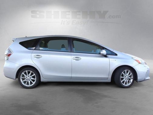 2013 Toyota Prius v Five