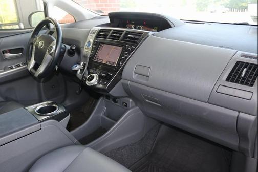 2013 Toyota Prius v Five
