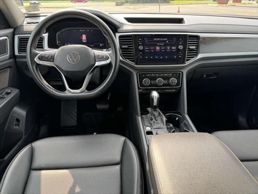 2023 Volkswagen Atlas 3.6L SE w/Technology