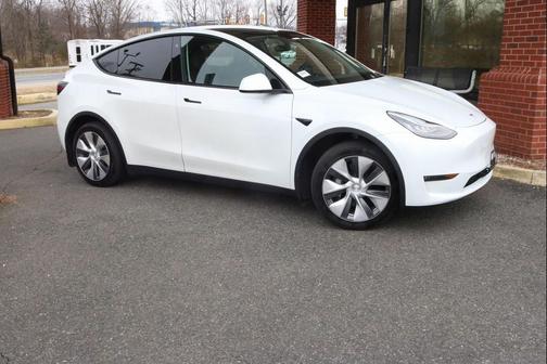 2022 Tesla Model Y Long Range Dual Motor All-Wheel Drive