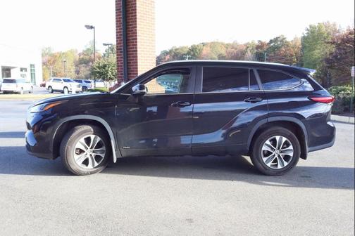 2023 Toyota Highlander Hybrid XLE