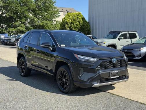 2022 Toyota RAV4 Hybrid SE