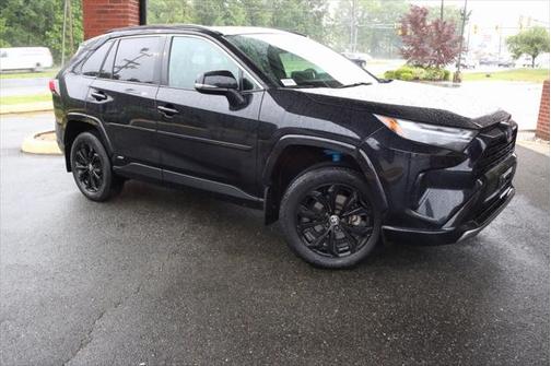 2022 Toyota RAV4 Hybrid SE