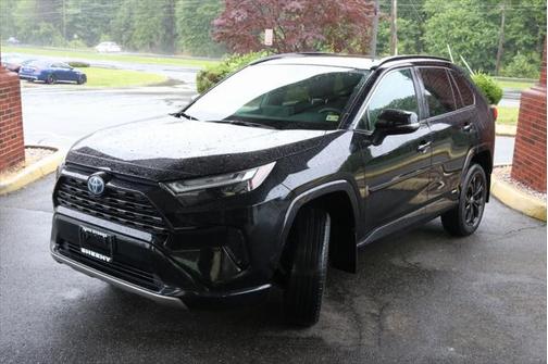2022 Toyota RAV4 Hybrid SE