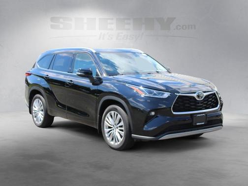 Midnight Black Metallic 2023 Toyota Highlander Platinum