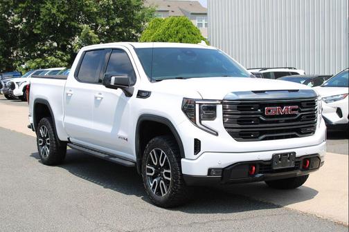 Summit White 2023 GMC Sierra 1500 AT4