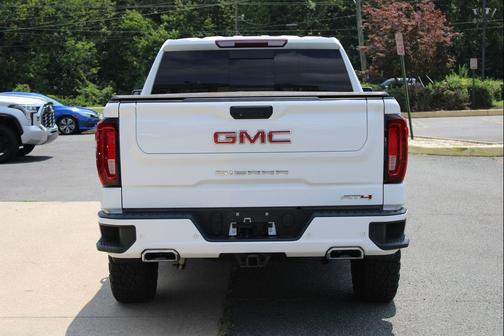 Summit White 2023 GMC Sierra 1500 AT4