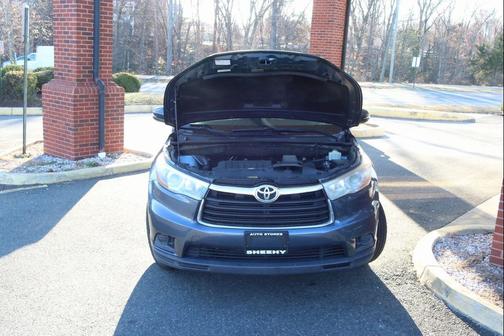 2016 Toyota Highlander LE