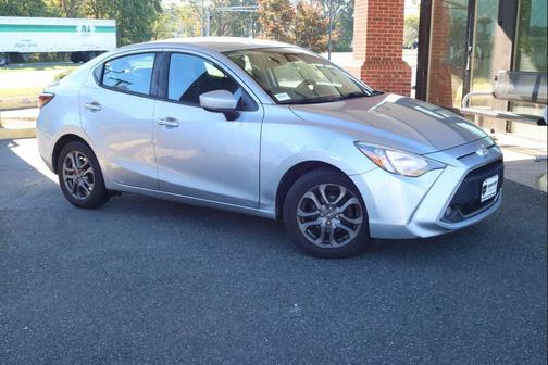 2019 Toyota Yaris Sedan LE