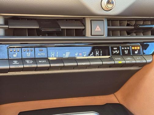 2025 Toyota Crown Signia Limited