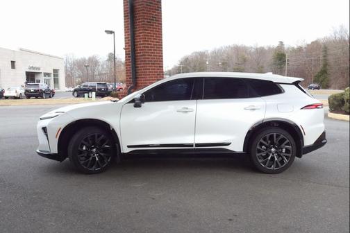 2025 Toyota Crown Signia Limited