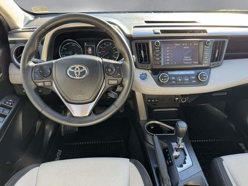 2017 Toyota RAV4 Hybrid XLE
