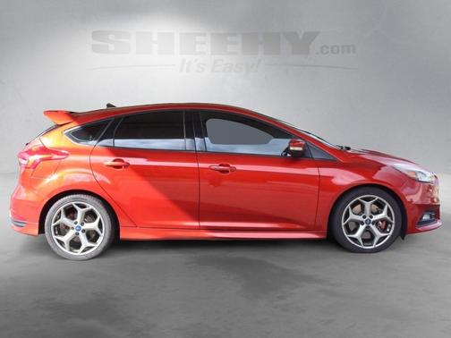 2018 Ford Focus ST 