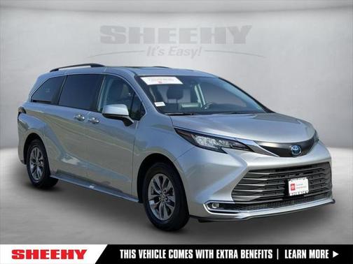 2023 Toyota Sienna XLE 8 Passenger