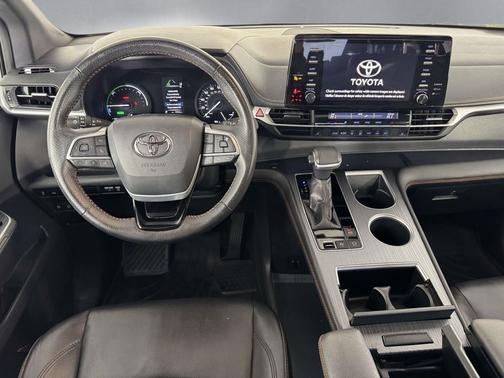 Celestial Silver Metallic 2021 Toyota Sienna XSE 7 Passenger