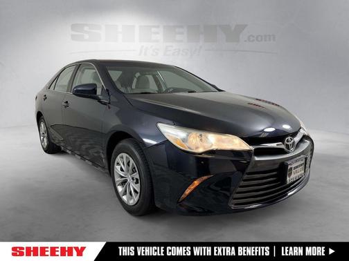 Parisian Night Pearl 2017 Toyota Camry LE