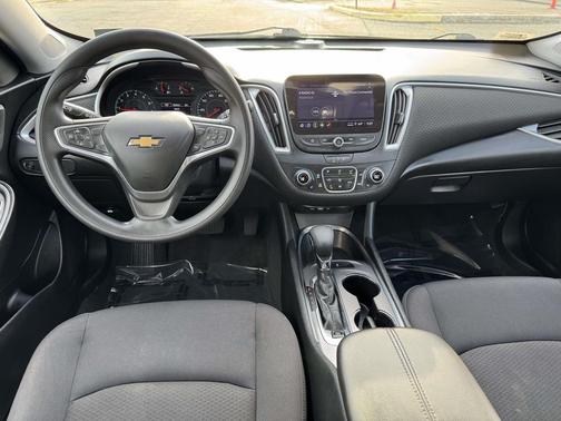 2022 Chevrolet Malibu FWD LT