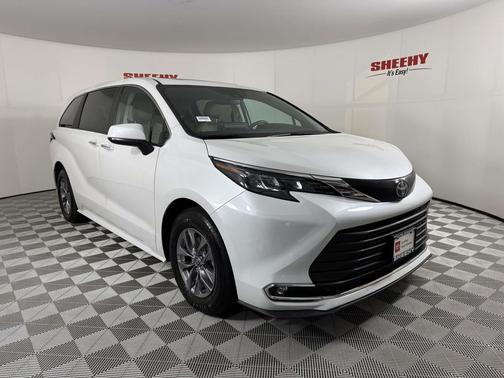 2024 Toyota Sienna XLE