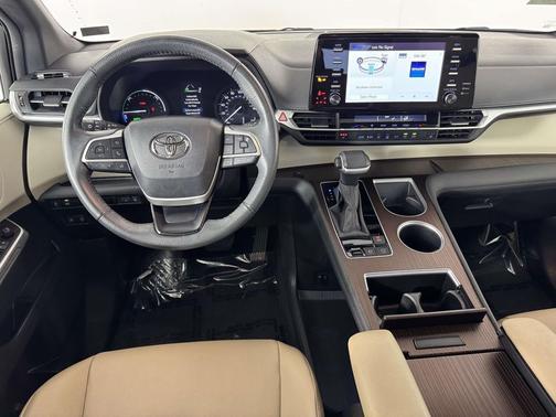 2024 Toyota Sienna XLE