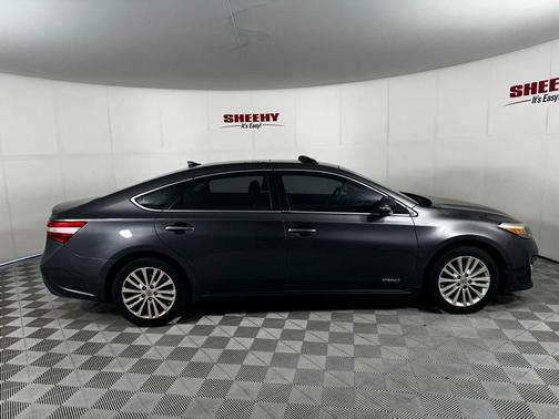 Magnetic Gray Metallic 2013 Toyota Avalon Hybrid Limited